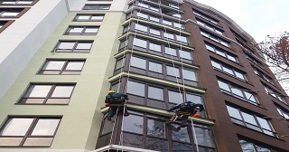 Установка крыши на балкон Вольск цена от 1042 руб. м/2.